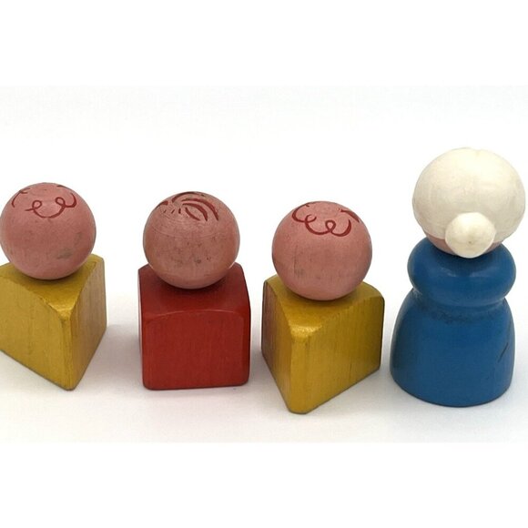 Vintage Fisher Price LACING SHOE LITTLE PEOPLE Old woman Dog Boy & Girl lot (4) - Picture 2 of 8